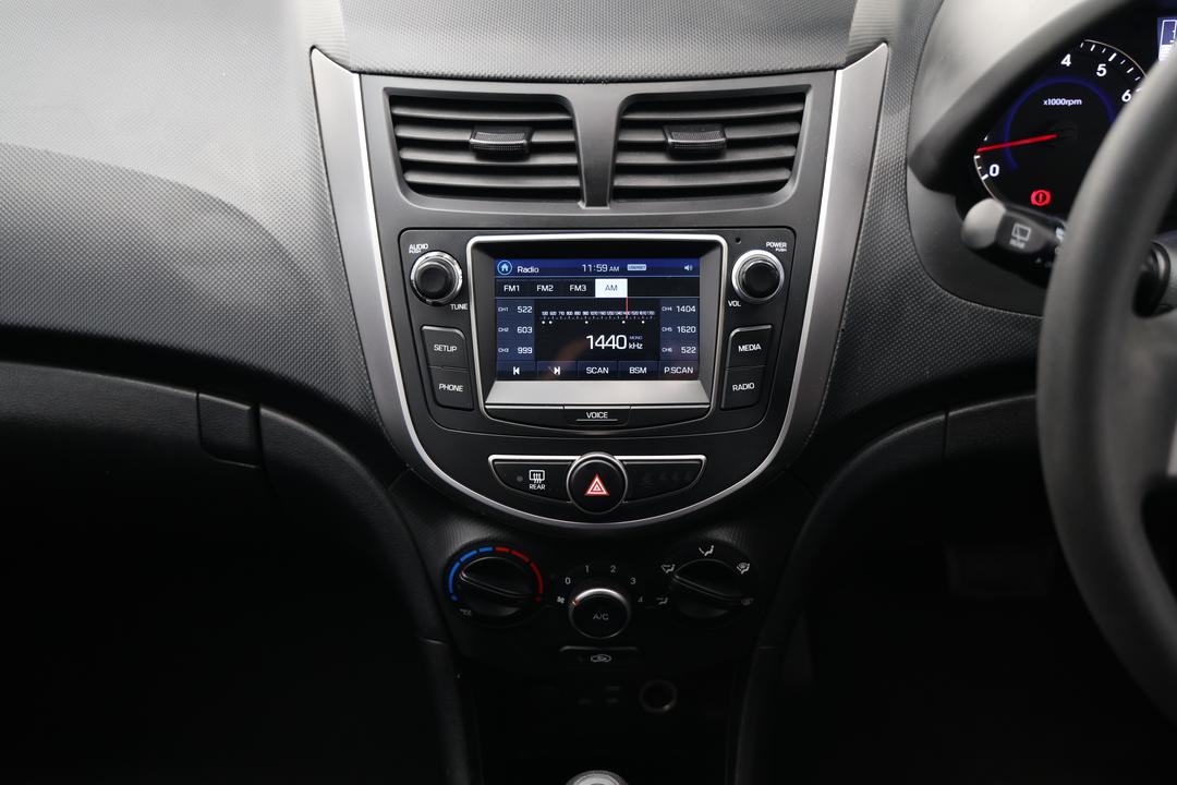 2016 Hyundai Accent Active, Automatic, 49760 km, Steering Wheel Close-up