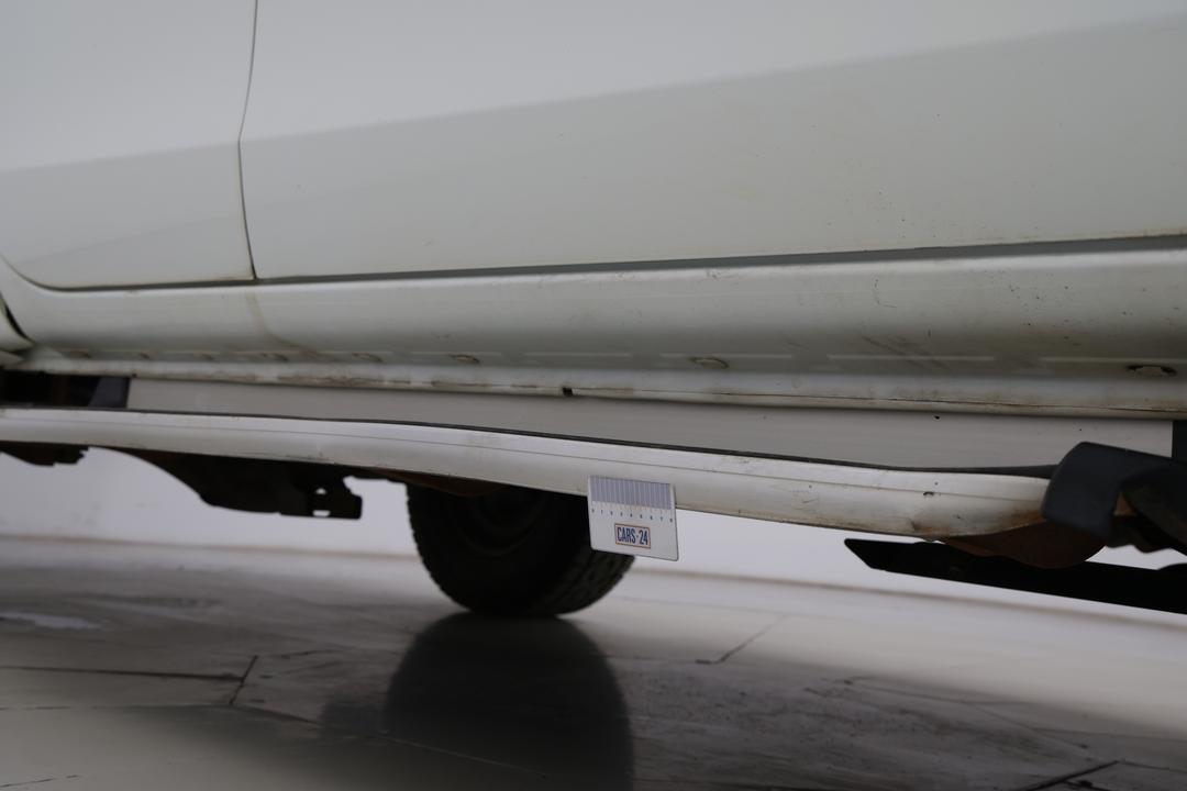 2018 Mitsubishi Triton Glx (4x4), Automatic, 102842 km, Door Sills Front RHS Scratch