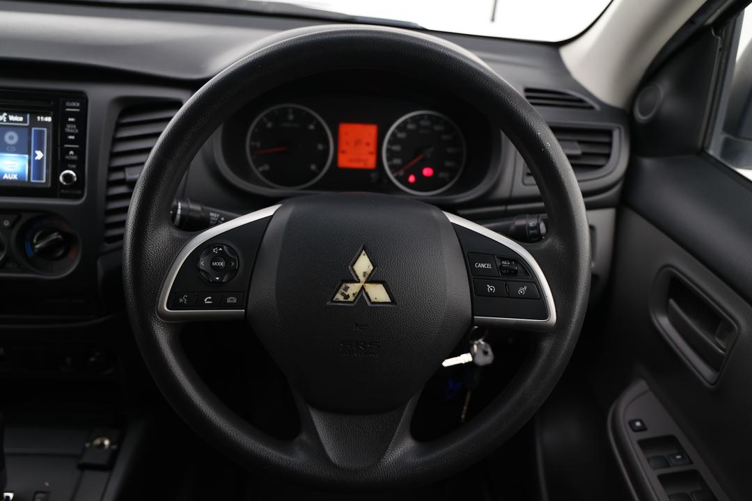 2018 Mitsubishi Triton Glx (4x4), Automatic, 102842 km, Steering Wheel Close-up