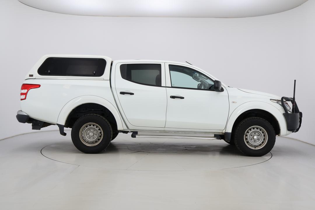 2018 Mitsubishi Triton Glx (4x4), Automatic, 102842 km, Right Side View