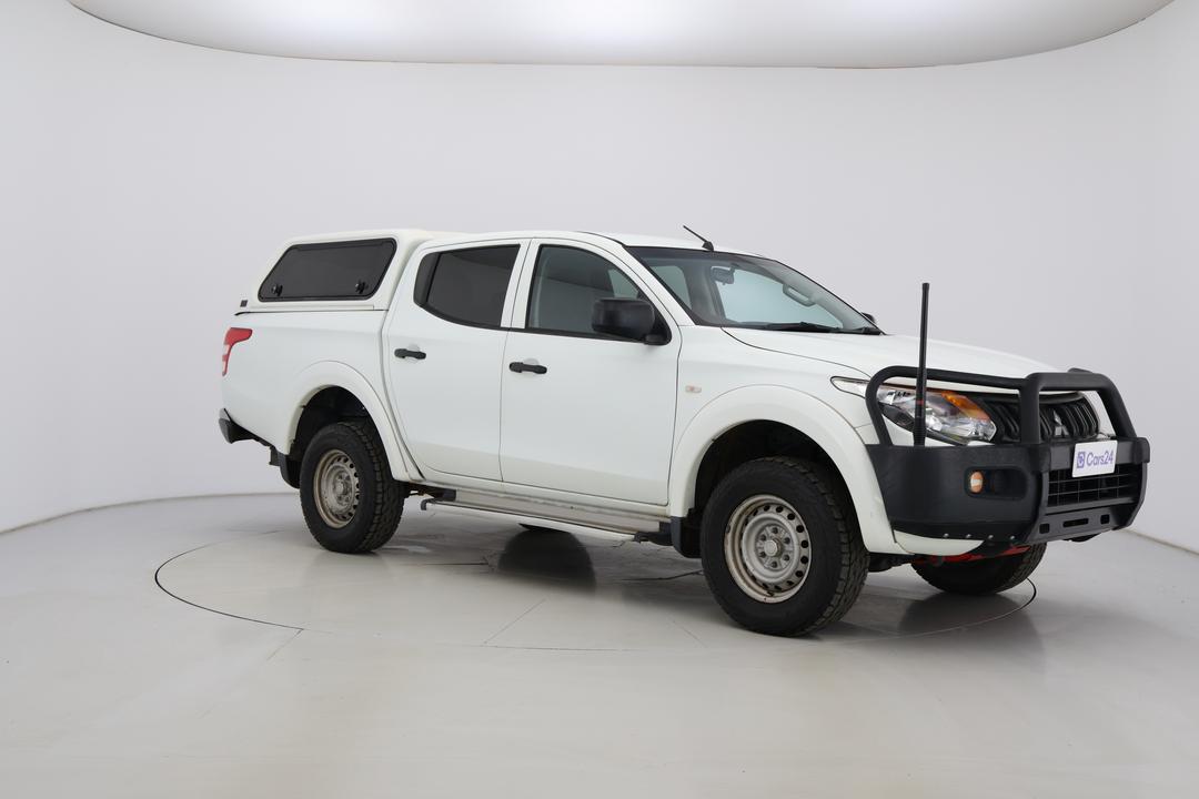2018 Mitsubishi Triton Glx (4x4), Automatic, 102842 km, Right Front Diagonal (45- Degree) View
