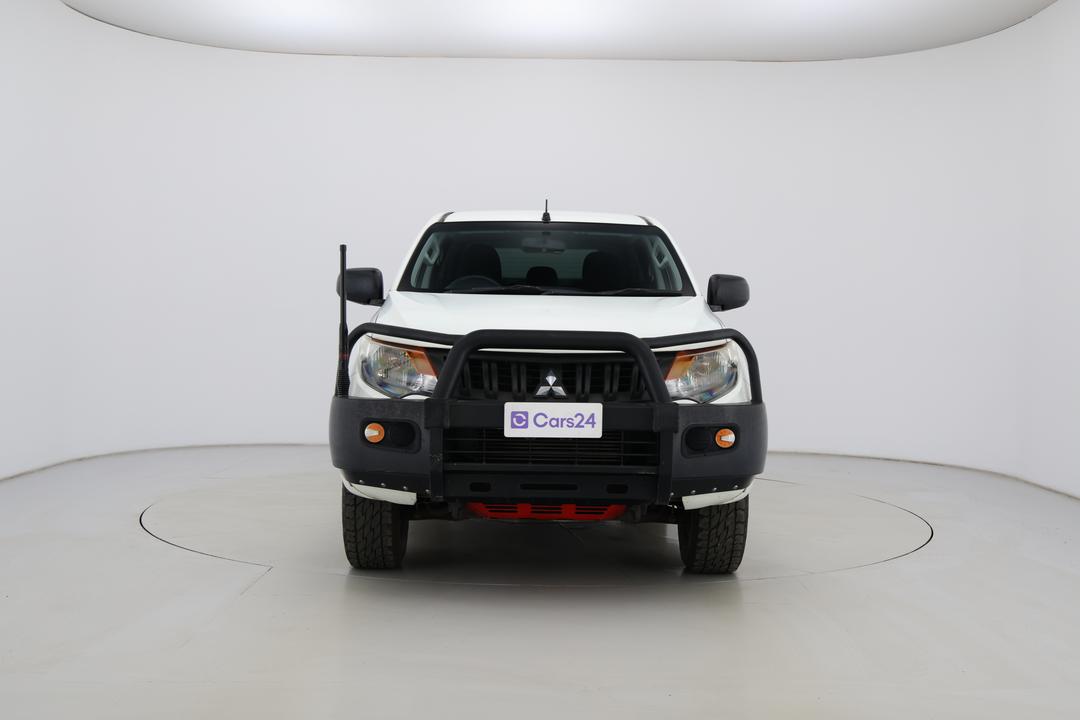 2018 Mitsubishi Triton Glx (4x4), Automatic, 102842 km, Front View