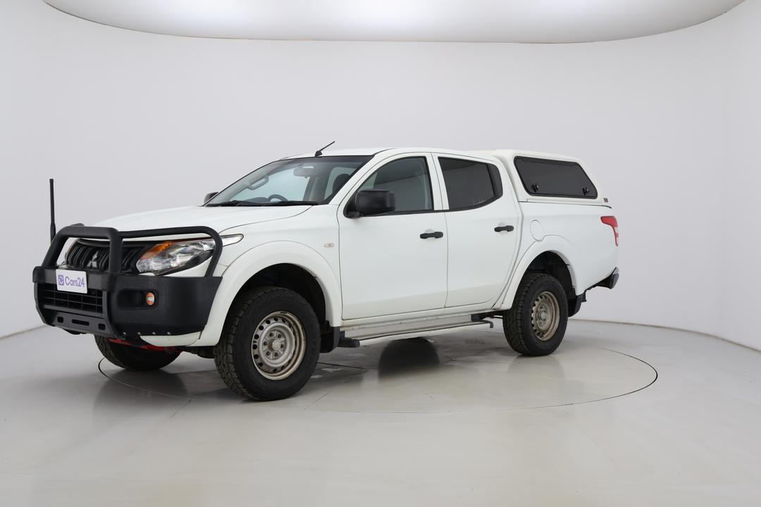 2018 Mitsubishi Triton Glx (4x4), Automatic, 102842 km, Left Front Diagonal (45- Degree) View