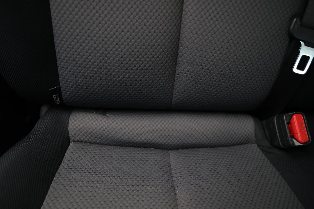 2018 Mitsubishi Triton Glx (4x4), Automatic, 102842 km, Gear Lever 