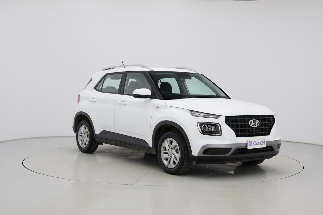 2025 Hyundai Venue Active, Automatic, 22789 km, Right Front Diagonal (45- Degree) View