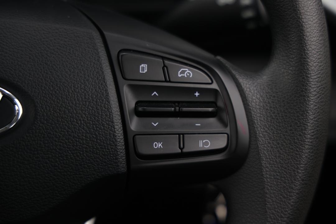 2025 Hyundai Venue Active, Automatic, 22789 km, Infotainment System