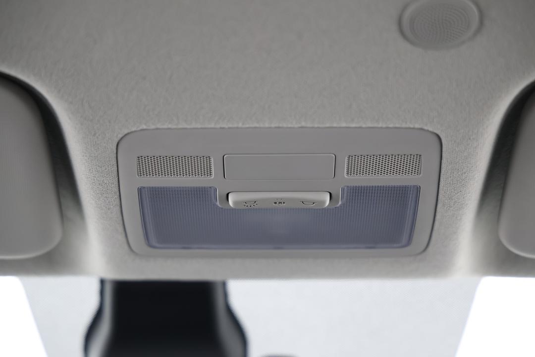 2025 Hyundai Venue Active, Automatic, 22789 km, Center Console