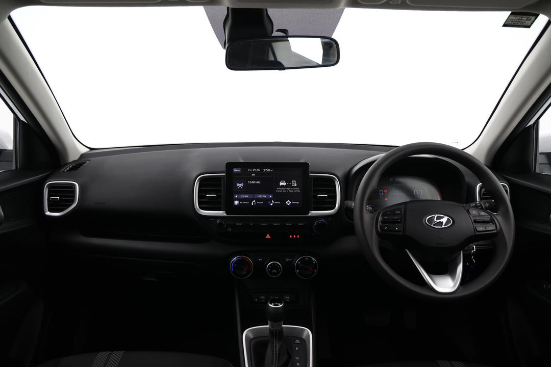 2025 Hyundai Venue Active, Automatic, 22789 km, Dashboard View