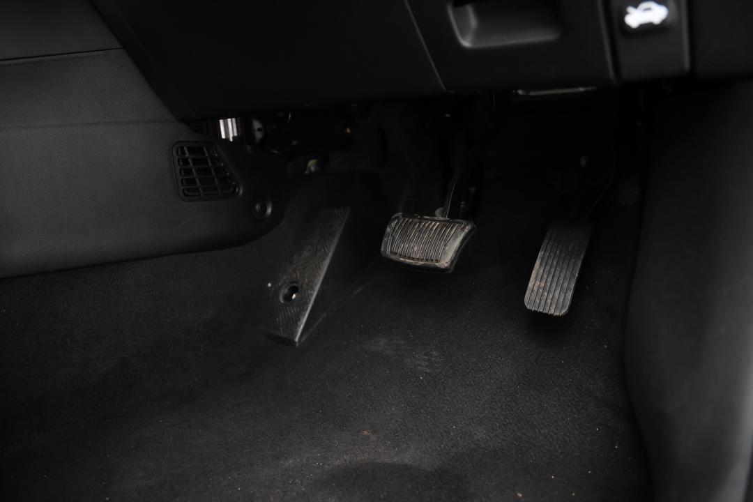 2025 Hyundai Venue Active, Automatic, 22789 km, On-Roof Controls/Sunglass holder