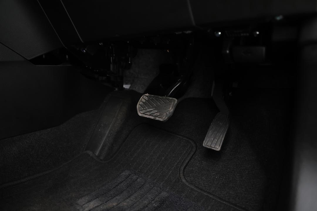 2024 Suzuki Vitara Turbo, Automatic, 34099 km, Pedals and Footmat