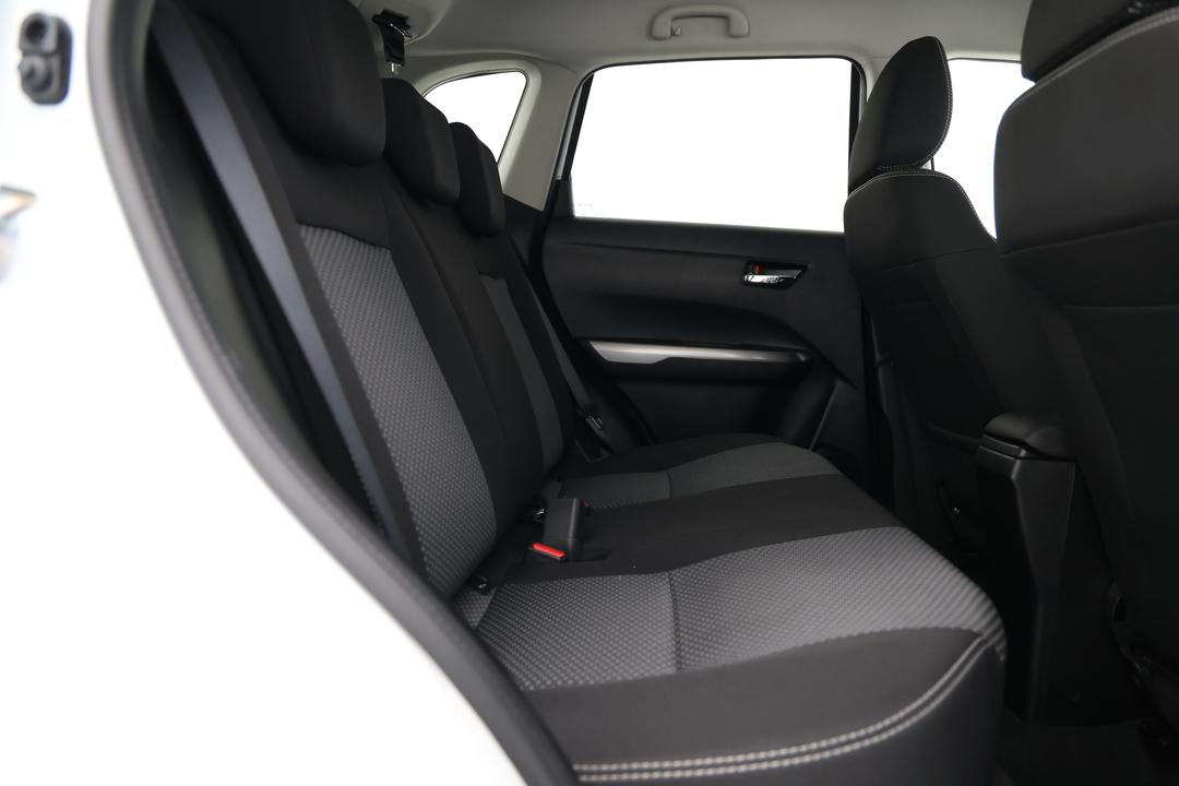2024 Suzuki Vitara Turbo, Automatic, 34099 km, Right Side Rear Door Cabin View