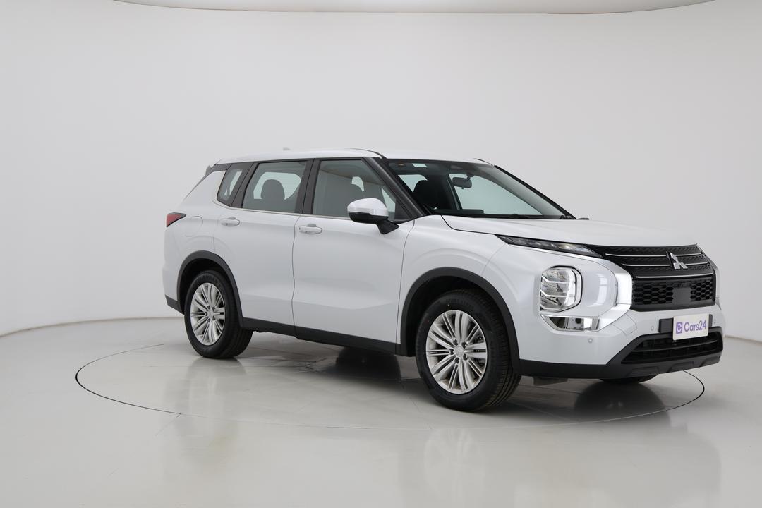 2024 Mitsubishi Outlander Es 5 Seat (2WD), Automatic, 26840 km, Right Front Diagonal (45- Degree) View