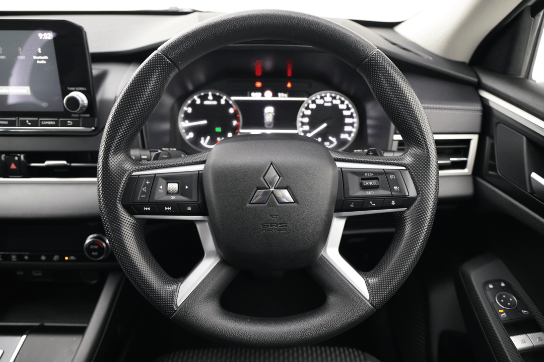 2024 Mitsubishi Outlander Es 5 Seat (2WD), Automatic, 26840 km, Steering Wheel Close-up