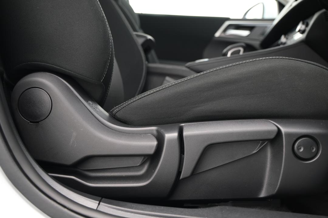 2024 Mitsubishi Outlander Es 5 Seat (2WD), Automatic, 26840 km, Drivers Side Door Panel Controls