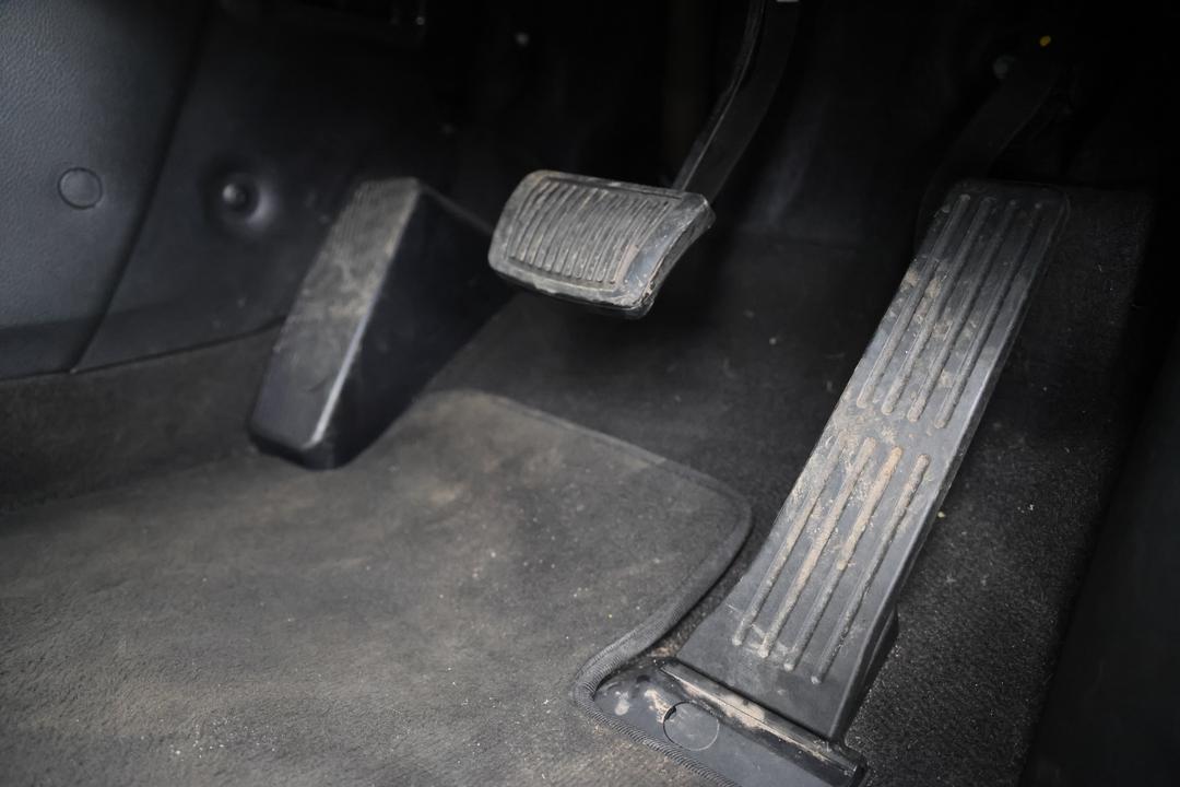 2016 Hyundai i30 Active, Automatic, 44672 km, Drivers Side Adjustment Panel