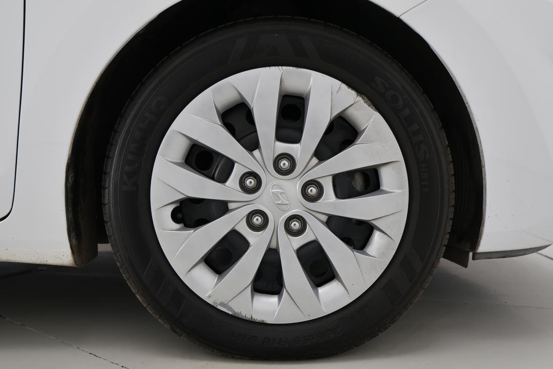 2016 Hyundai i30 Active, Automatic, 44672 km, Right Front Wheel