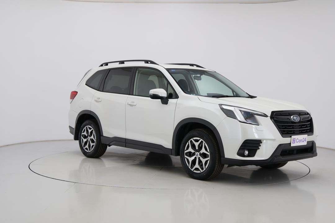 2024 Subaru Forester 2.5i (AWD), Automatic, 52667 km, Right Front Diagonal (45- Degree) View