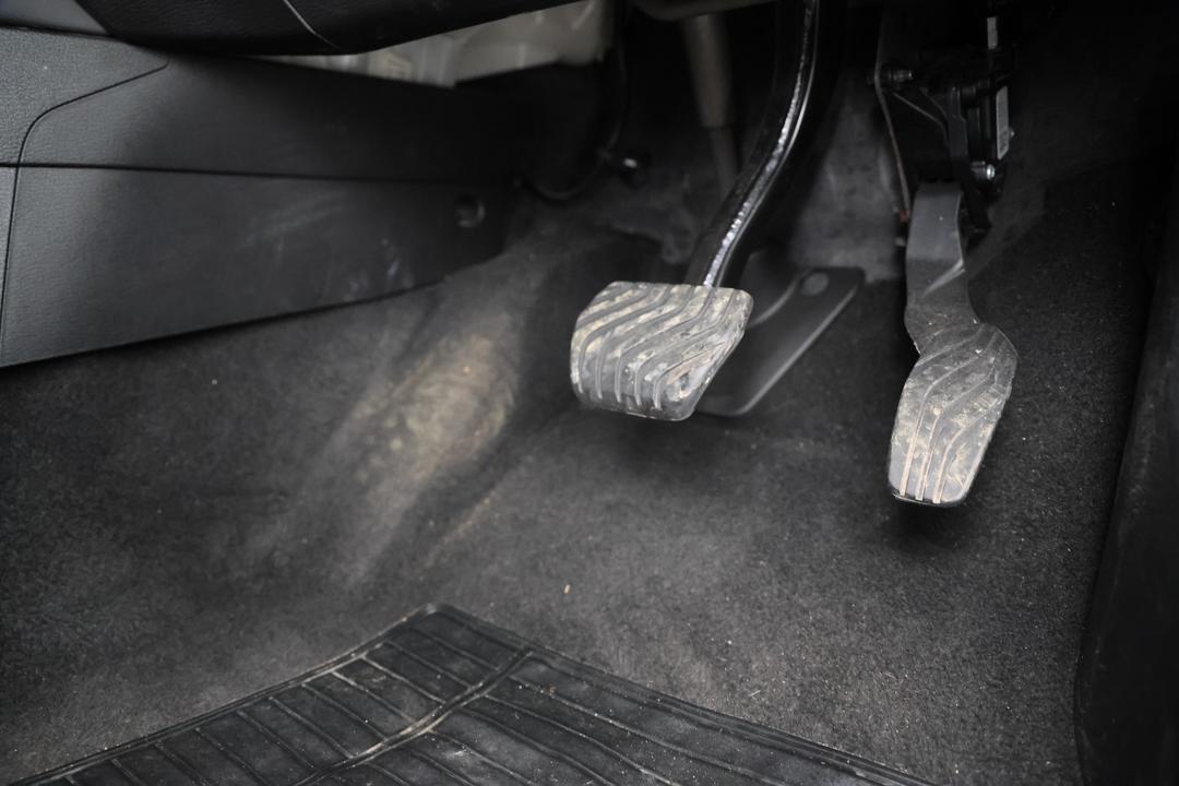2024 Mitsubishi Outlander Es 5 Seat (2WD), Automatic, 49399 km, Drivers Side Door Panel Controls