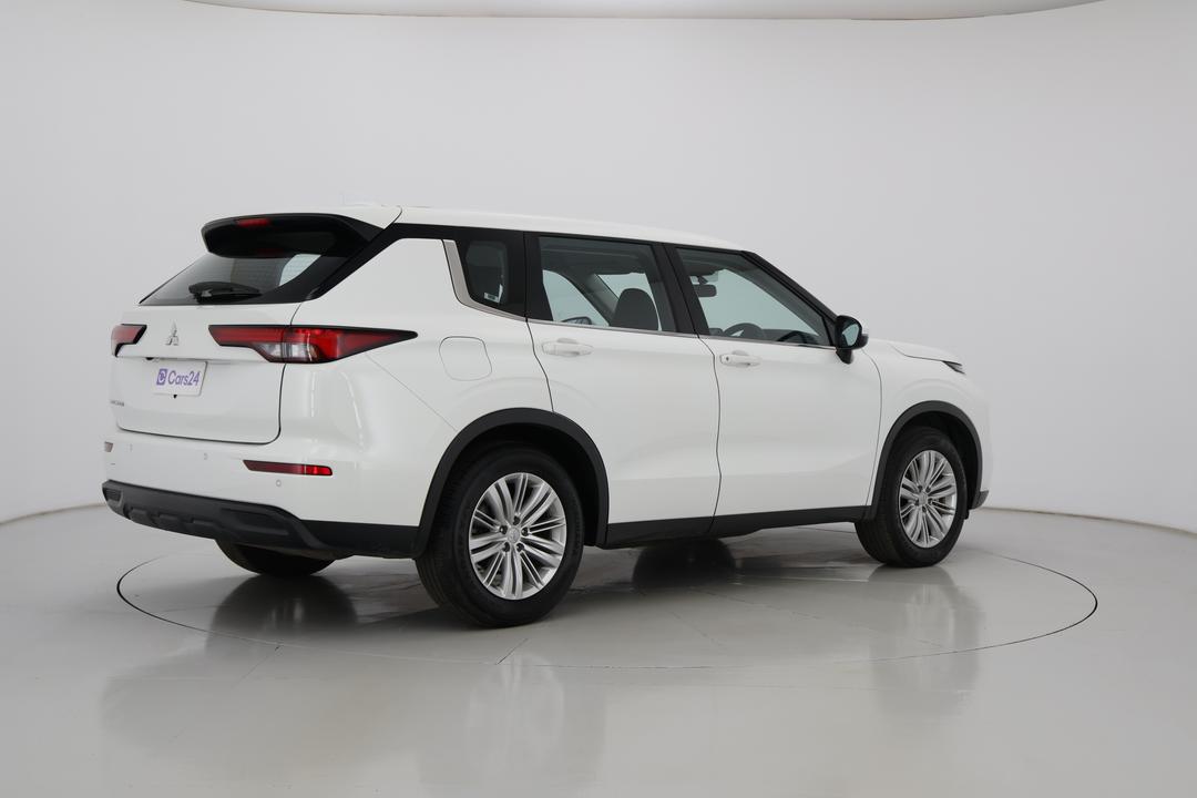 2024 Mitsubishi Outlander Es 5 Seat (2WD), Automatic, 49399 km, Right Back Diagonal (45- Degree) View