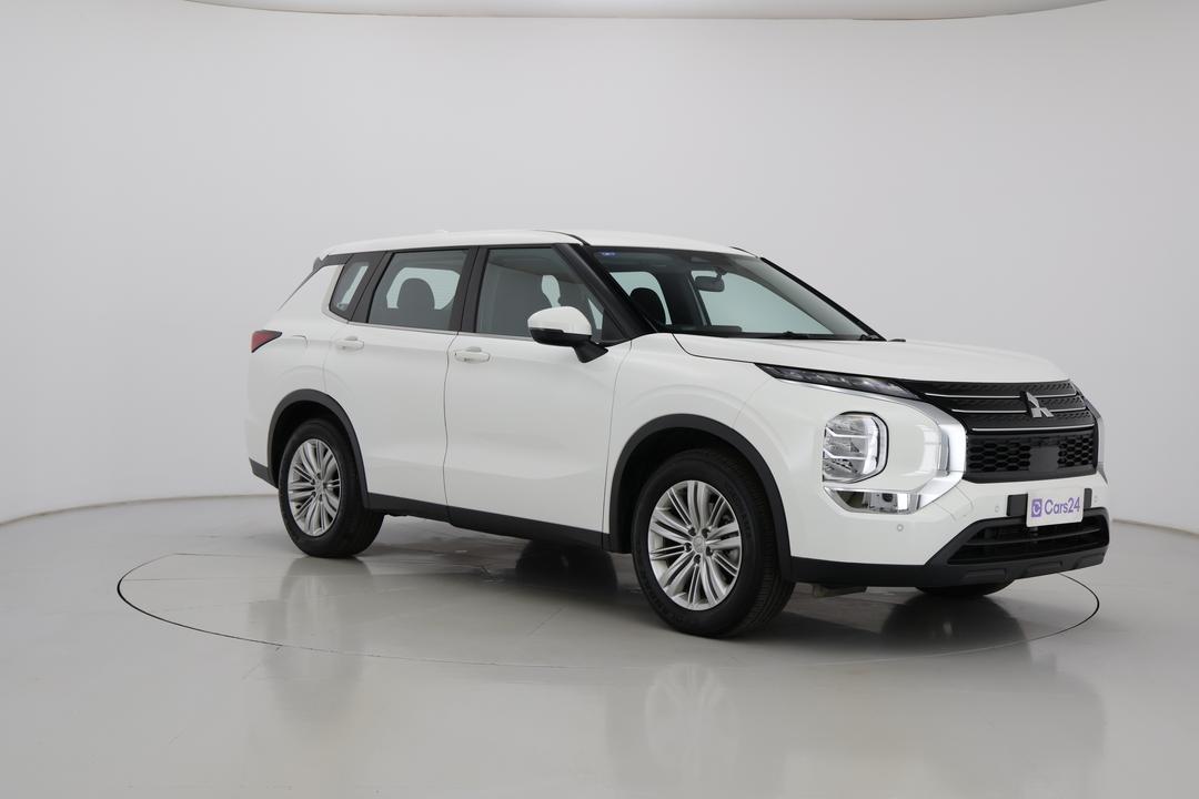 2024 Mitsubishi Outlander Es 5 Seat (2WD), Automatic, 49399 km, Right Front Diagonal (45- Degree) View