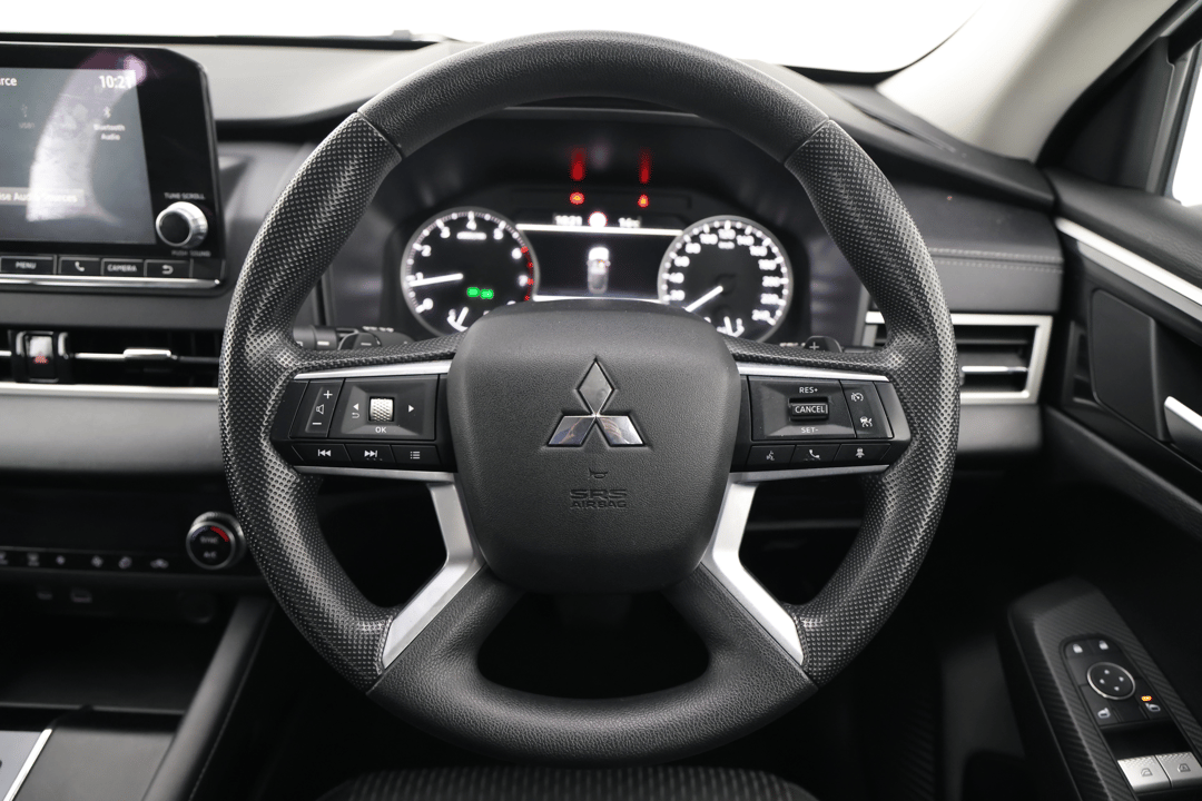2024 Mitsubishi Outlander Es 5 Seat (2WD), Automatic, 49399 km, Steering Wheel Close-up