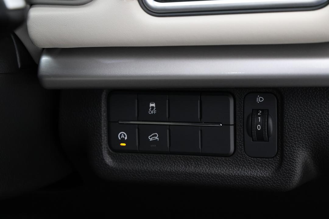 2024 Mahindra Xuv700 Ax7, Automatic, 35769 km, Pedals and Footmat