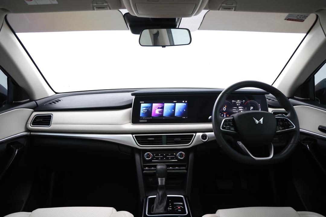 2024 Mahindra Xuv700 Ax7, Automatic, 35769 km, Dashboard View