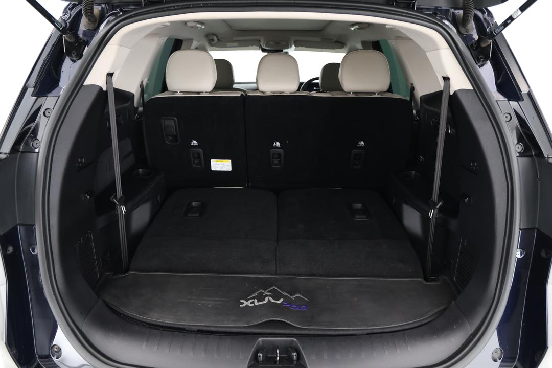 2024 Mahindra Xuv700 Ax7, Automatic, 35769 km, Boot Inside View