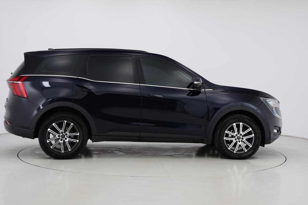 2024 Mahindra Xuv700 Ax7, Automatic, 35769 km, Right Side View