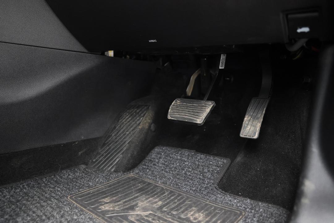 2024 Mahindra Xuv700 Ax7, Automatic, 35769 km, Child Seat Anchor Points