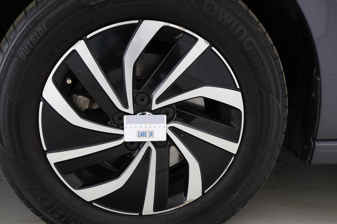 2024 Volkswagen Polo Life, Automatic, 60476 km, Wheels Rim Front RHS Scratch