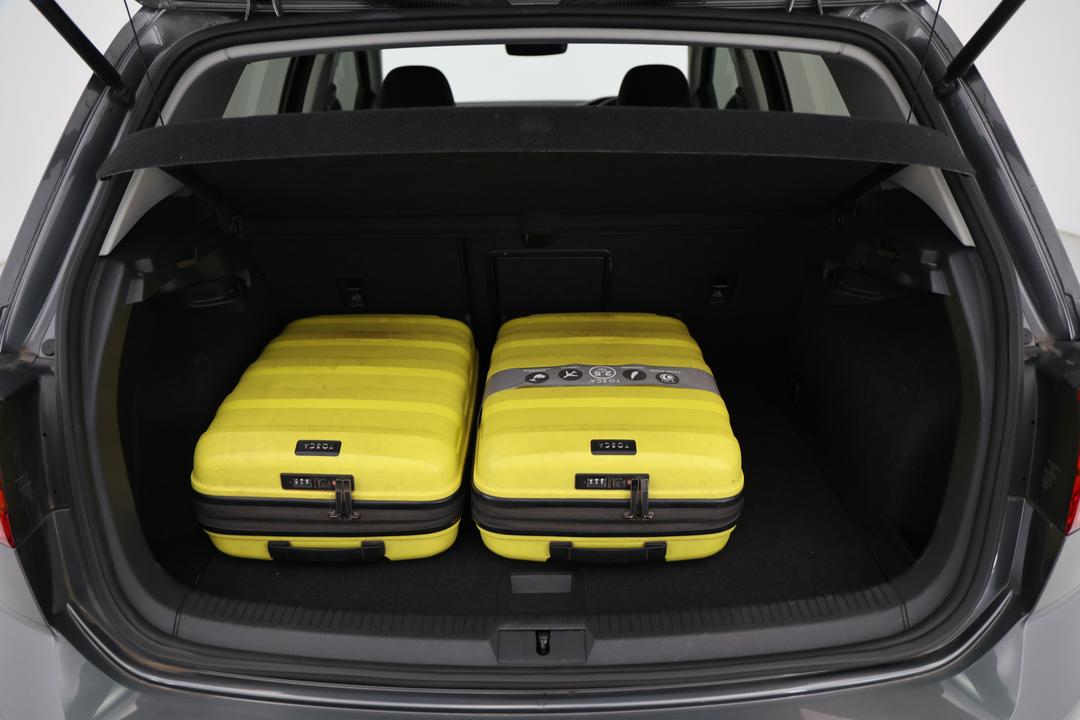 2018 Volkswagen Golf 110 Tsi Trendline, Automatic, 90106 km, Boot Inside View