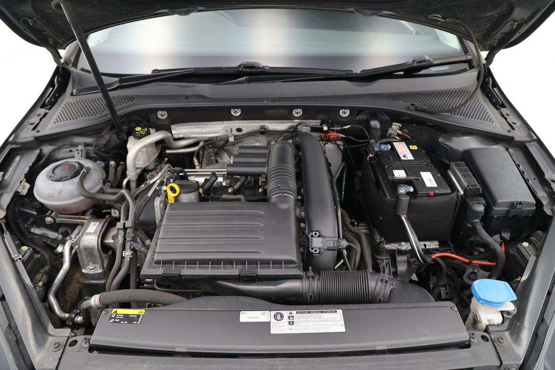 2018 Volkswagen Golf 110 Tsi Trendline, Automatic, 90106 km, Open Bonnet (Engine)