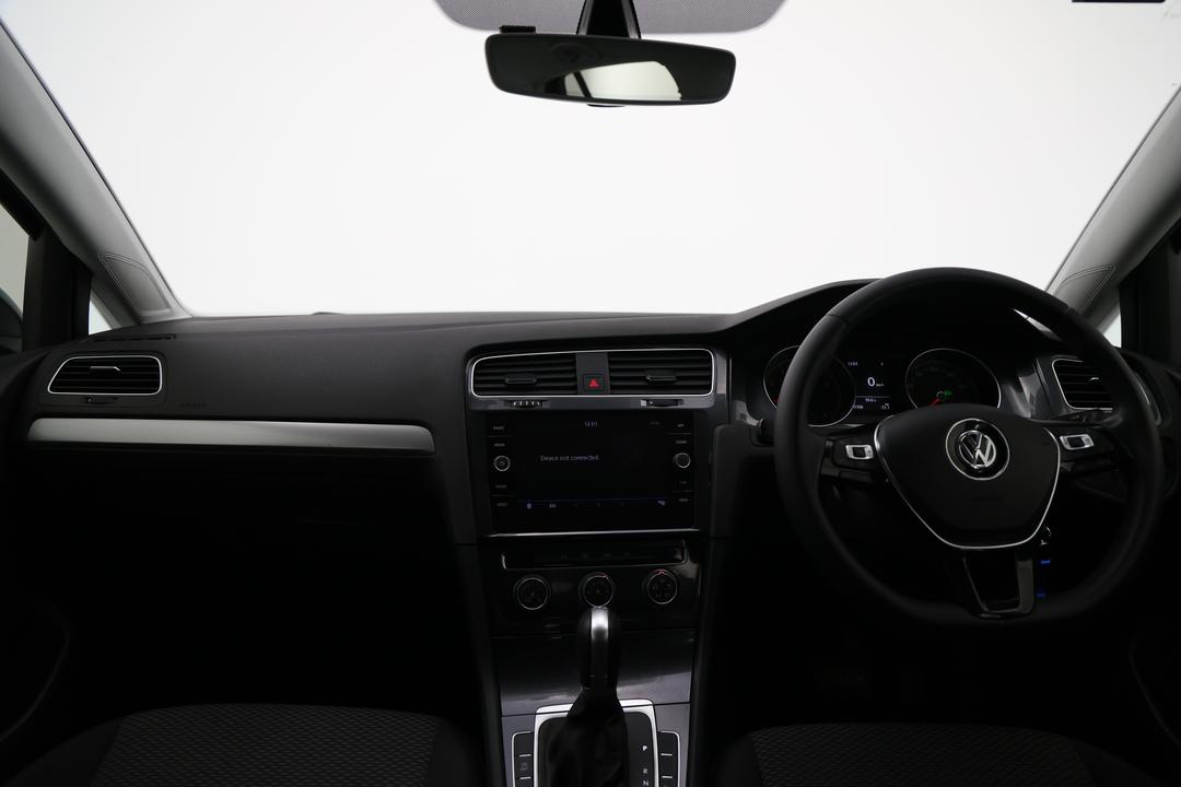 2018 Volkswagen Golf 110 Tsi Trendline, Automatic, 90106 km, Gear Lever 
