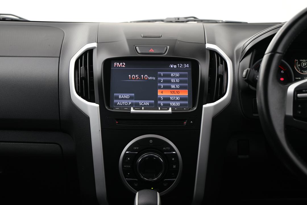 2017 Isuzu D-MAX Ls-u Hi-ride (4x4), Automatic, 126777 km, Dashboard View