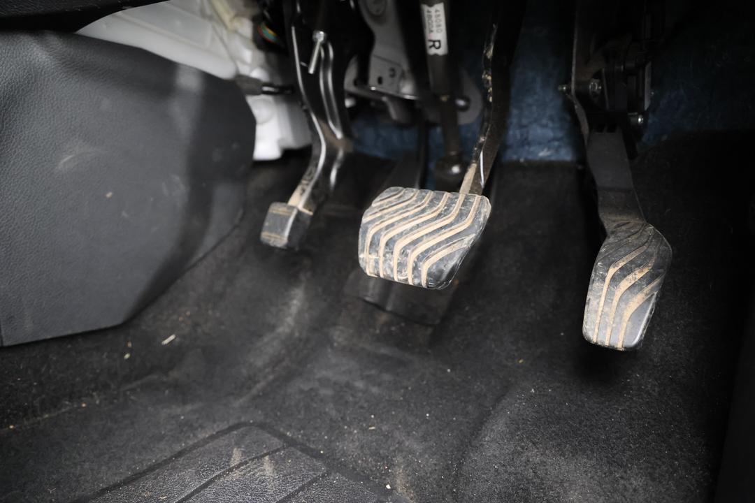 2016 Nissan X-trail St-l (4x4), Automatic, 133450 km, Drivers Side Door Panel Controls