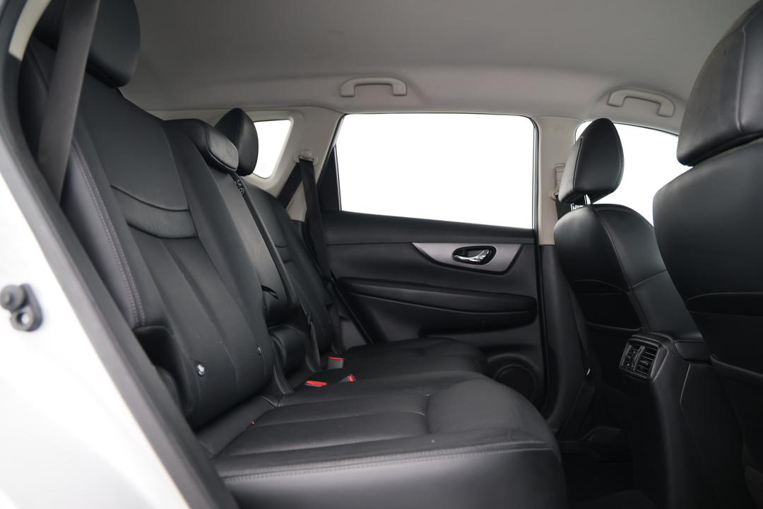 2016 Nissan X-trail St-l (4x4), Automatic, 133450 km, Rear A/C Vent