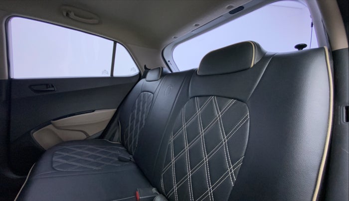 2017 Hyundai Grand i10 Magna 1.2 AT  VTVT, Petrol, Automatic, 43,064 km, Right Side Rear Door Cabin