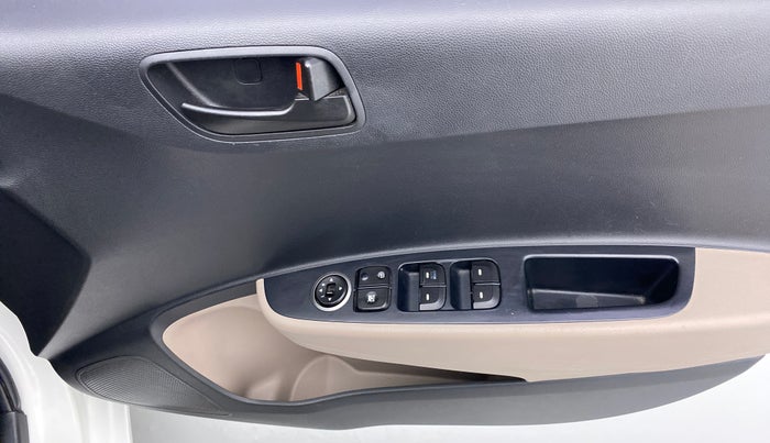2017 Hyundai Grand i10 Magna 1.2 AT  VTVT, Petrol, Automatic, 43,064 km, Driver Side Door Panels Control