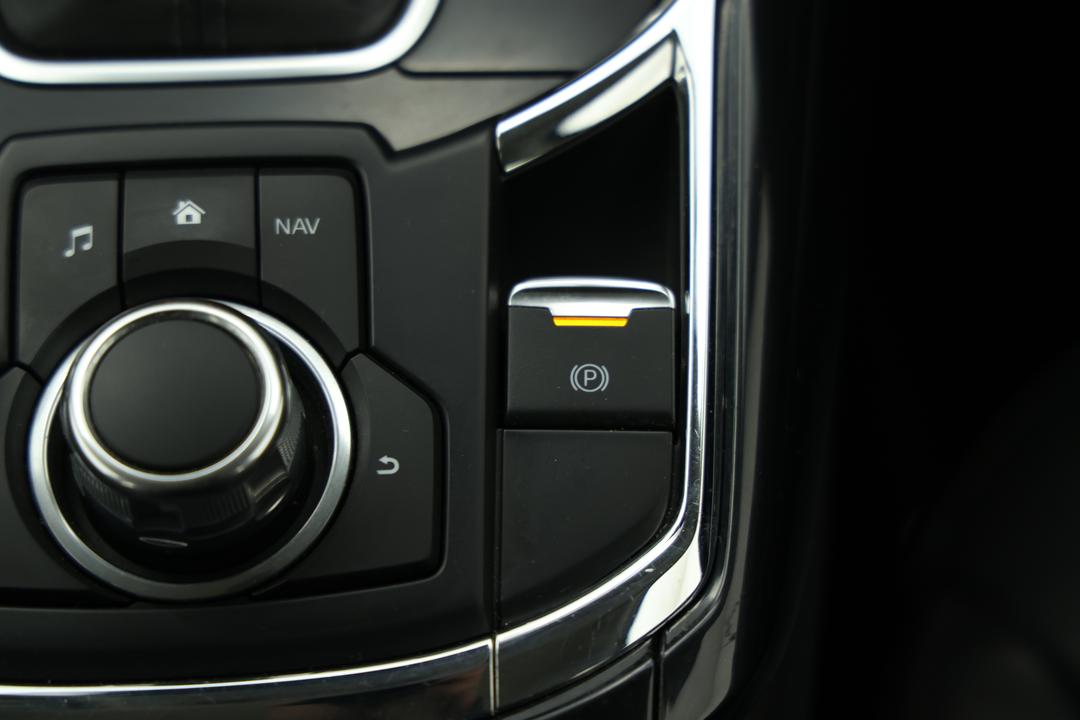 2017 Mazda CX-9 Touring (FWD), Automatic, 125041 km, Steering Wheel Close-up