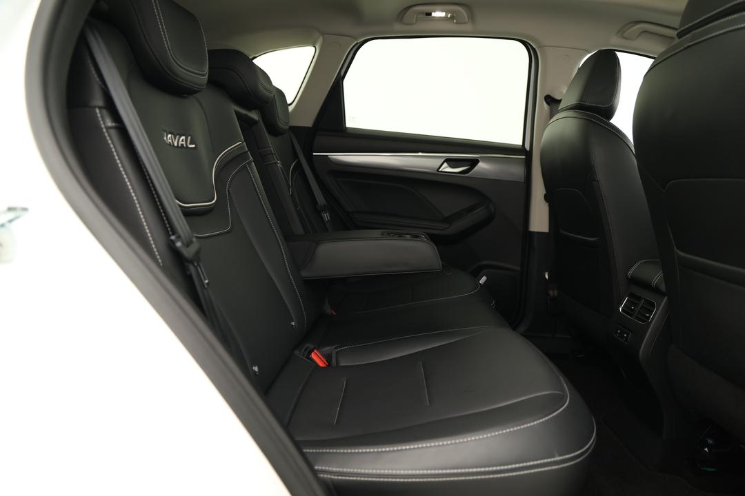 2023 GWM Haval Jolion Ultra, Automatic, 25068 km, Right Side Rear Door Cabin View