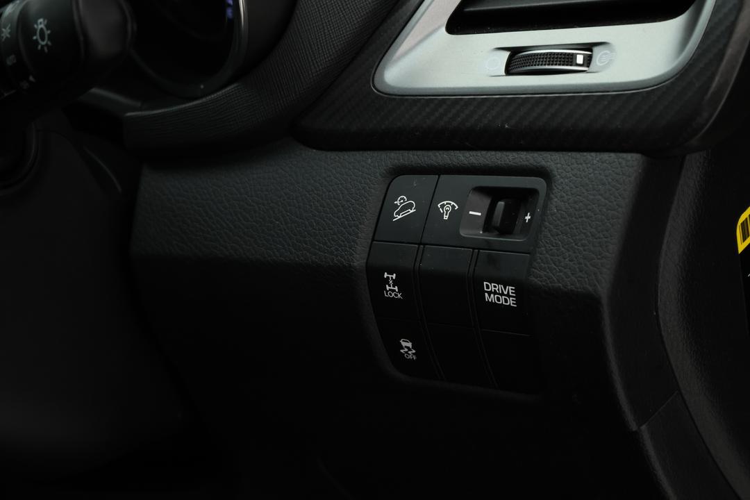 2015 Hyundai Santa Fe Elite Crdi (4x4), Automatic, 105346 km, Drivers Side Adjustment Panel