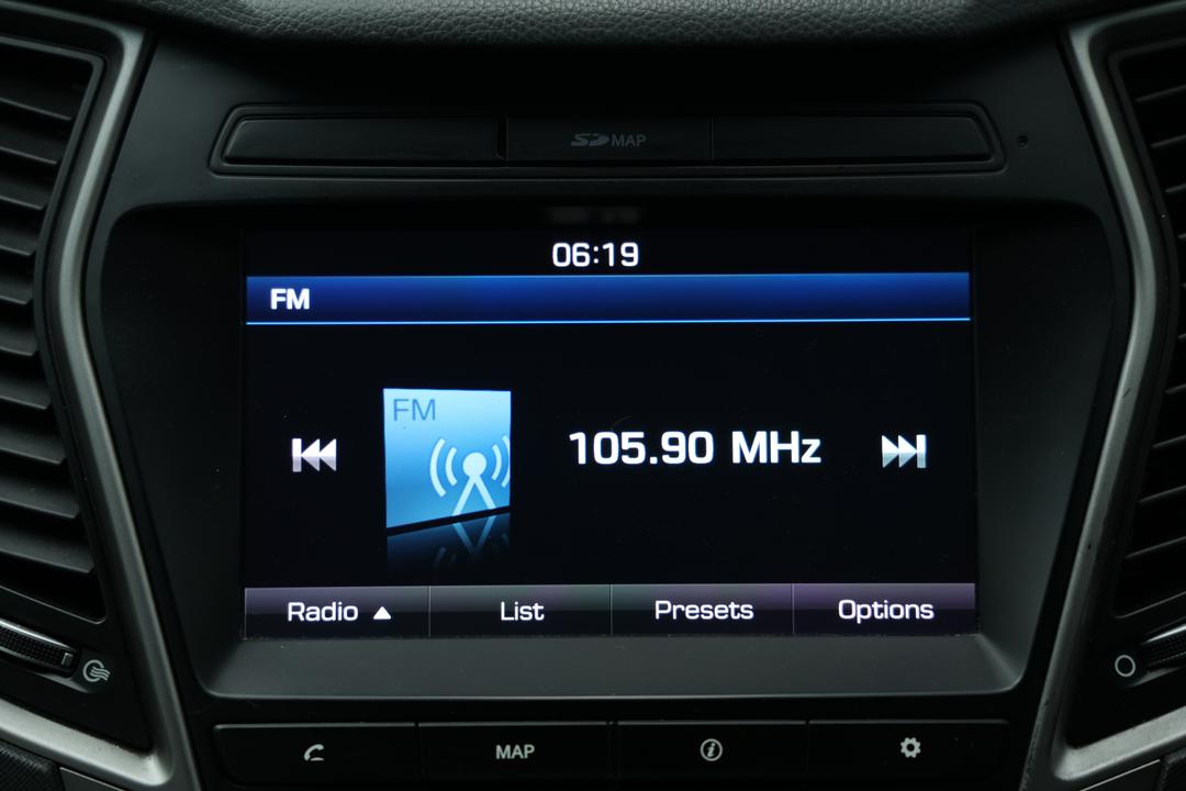 2015 Hyundai Santa Fe Elite Crdi (4x4), Automatic, 105346 km, Infotainment System
