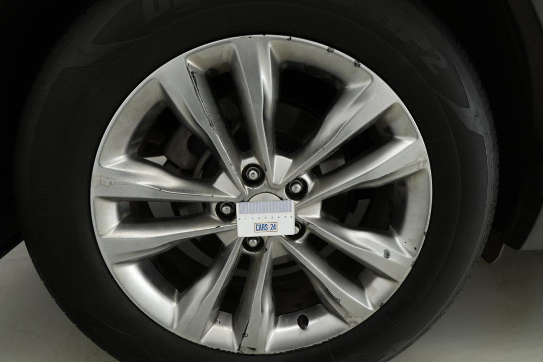 2015 Hyundai Santa Fe Elite Crdi (4x4), Automatic, 105346 km, Wheels Rim Front LHS Gutter Rash