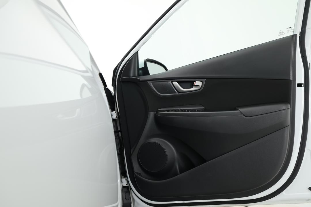 2019 Hyundai Kona Active (FWD), Automatic, 93031 km, Right Side Front Door Cabin View