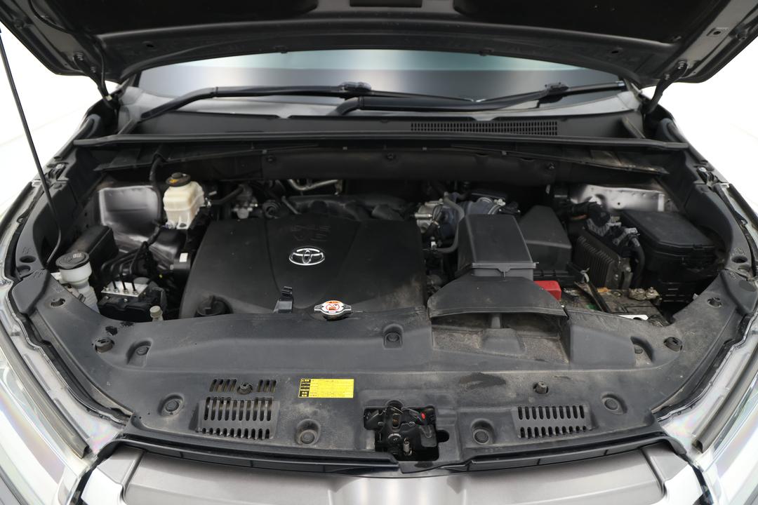 2017 Toyota Kluger Gxl (4x2), Automatic, 80530 km, Open Bonnet (Engine)