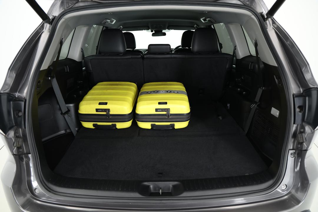2017 Toyota Kluger Gxl (4x2), Automatic, 80530 km, Boot Inside View with Luggage