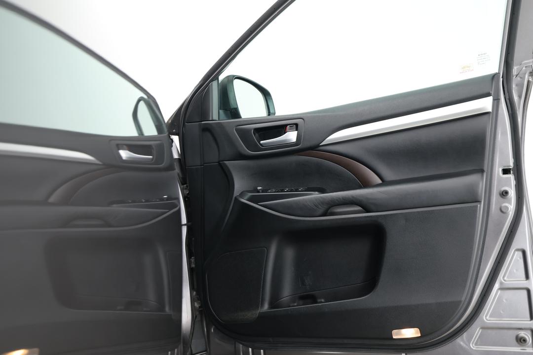 2017 Toyota Kluger Gxl (4x2), Automatic, 80530 km, Drivers Side Door Panel Controls