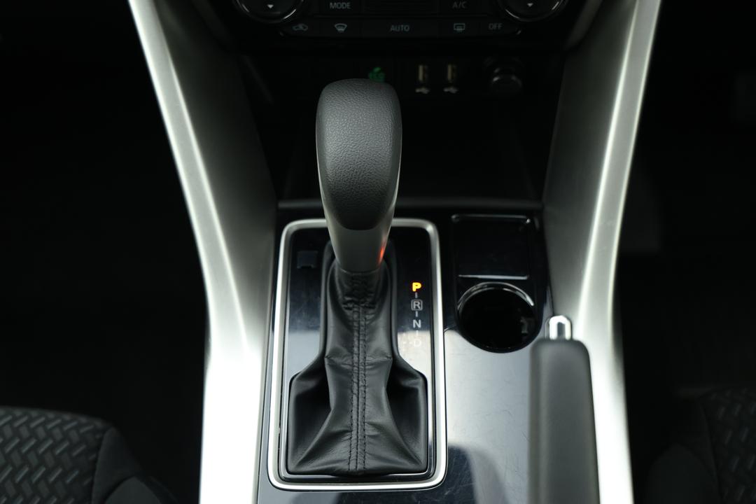 2024 Mitsubishi Eclipse Cross Es (2WD), Automatic, 28003 km, Gear Lever 