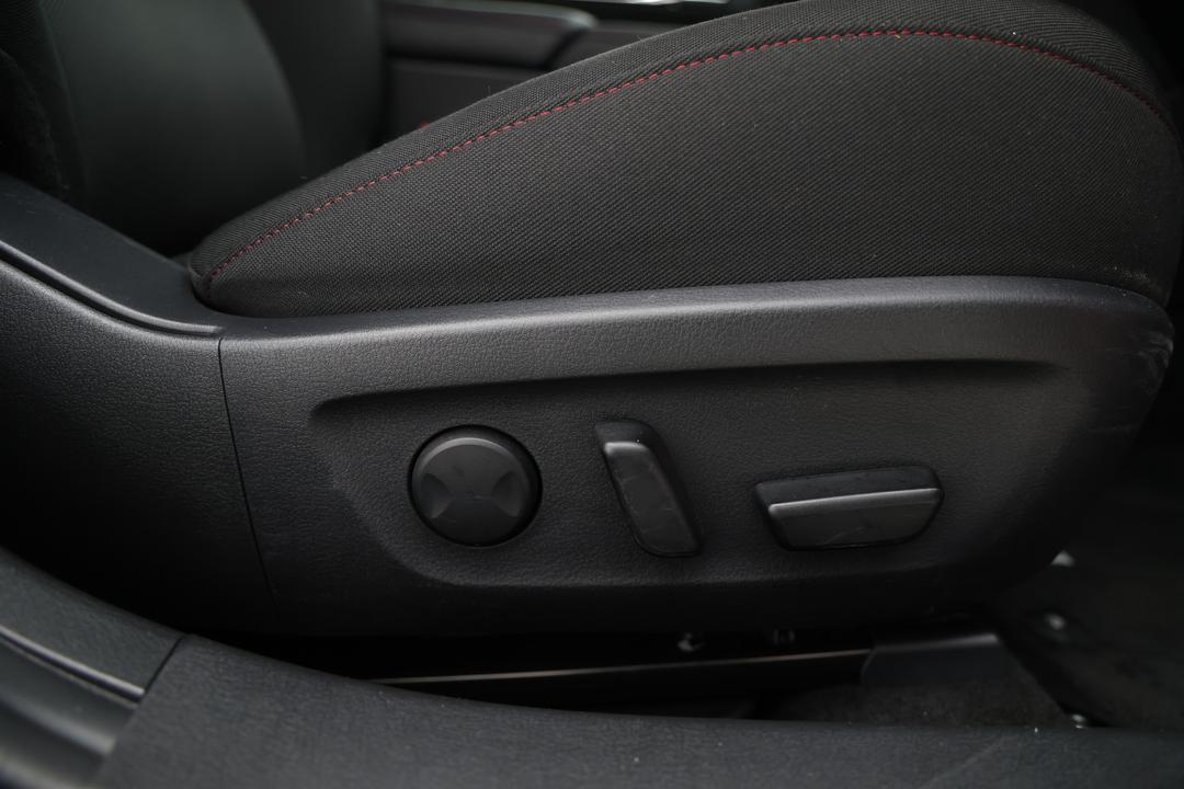 2024 Mazda 3 G25 Evolve Sp, Automatic, 17784 km, Right Side Front Door Cabin View